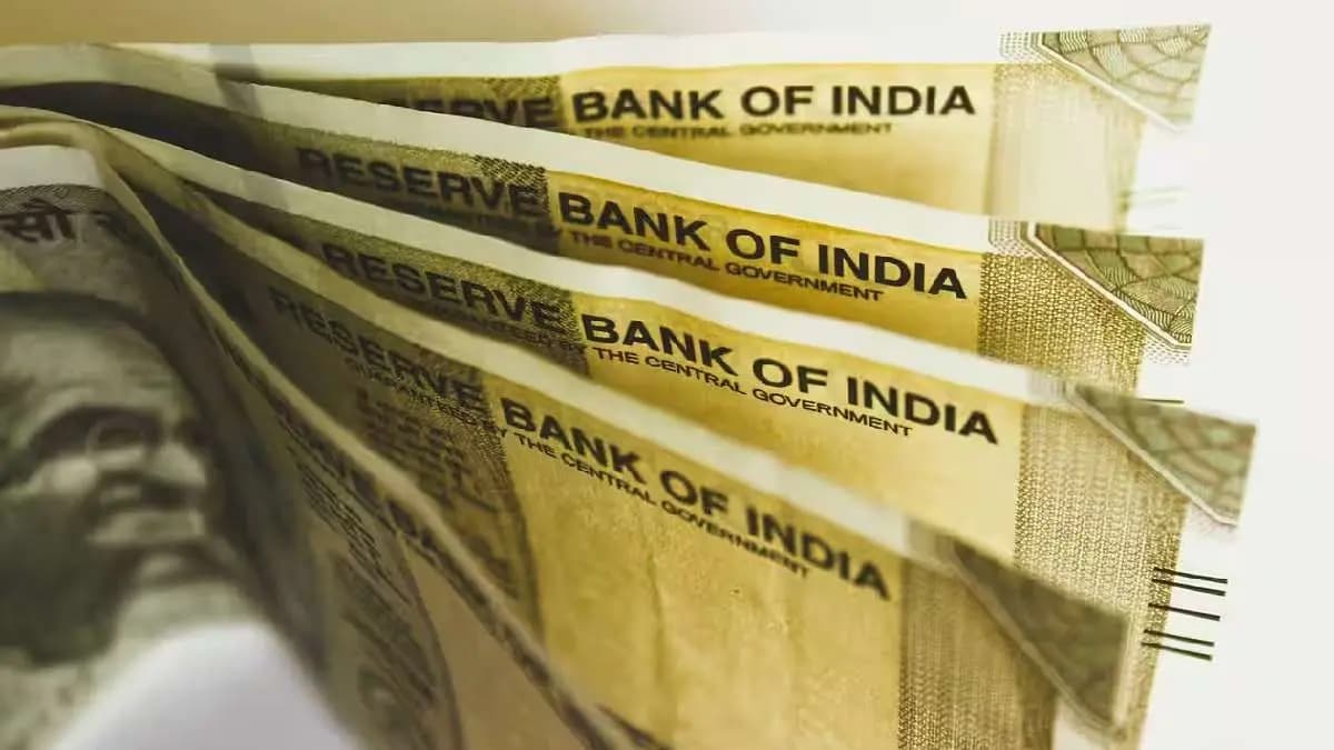 Know what State Bank of India is offering to senior citizens and others on fixed deposits gnr