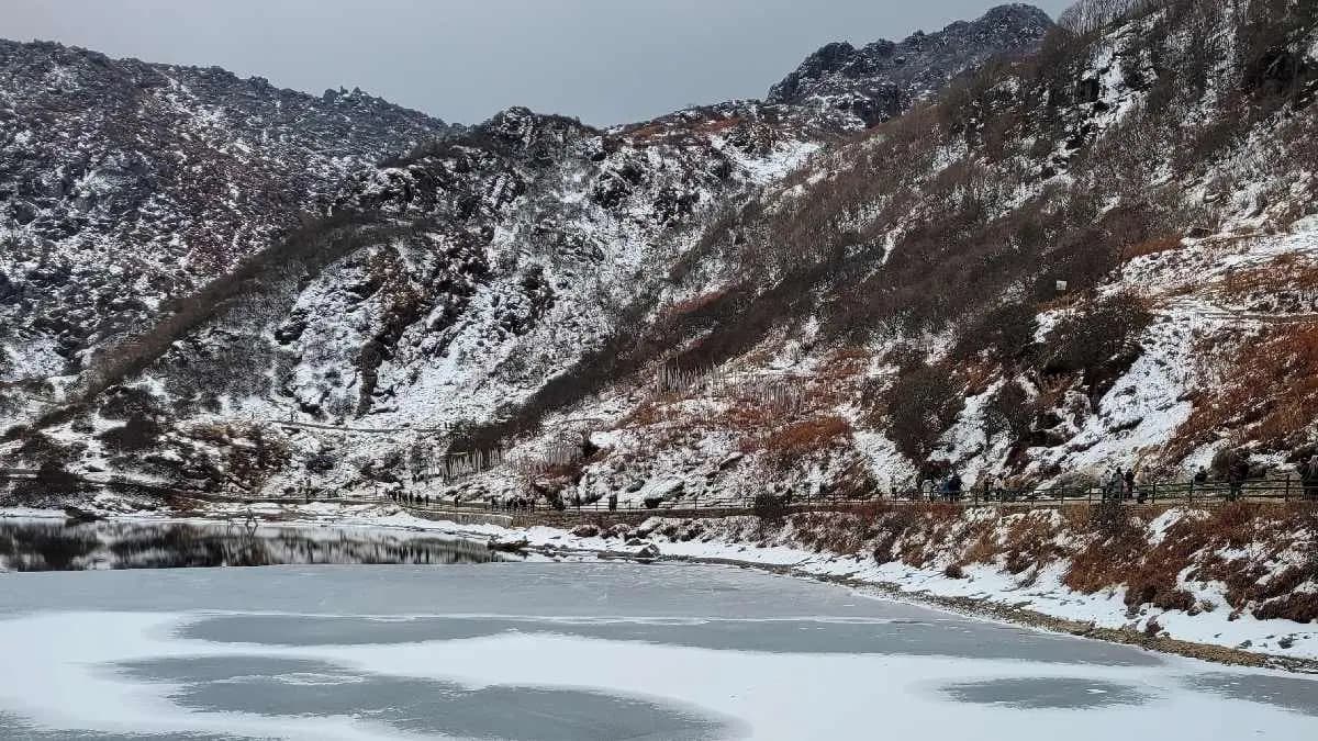 Tourists across the world thronging in Sikkim to witness drizzling with snowfall gnr
