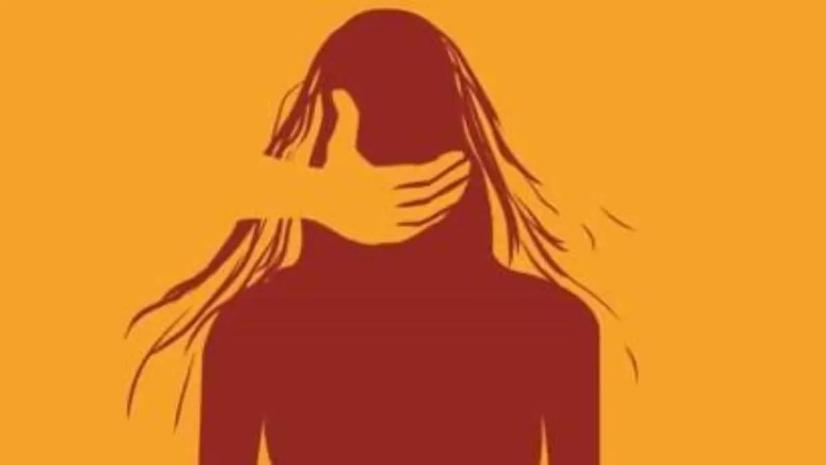 Will come again delivery agent clicked chilling selfie after physically assaulting a woman in Pune