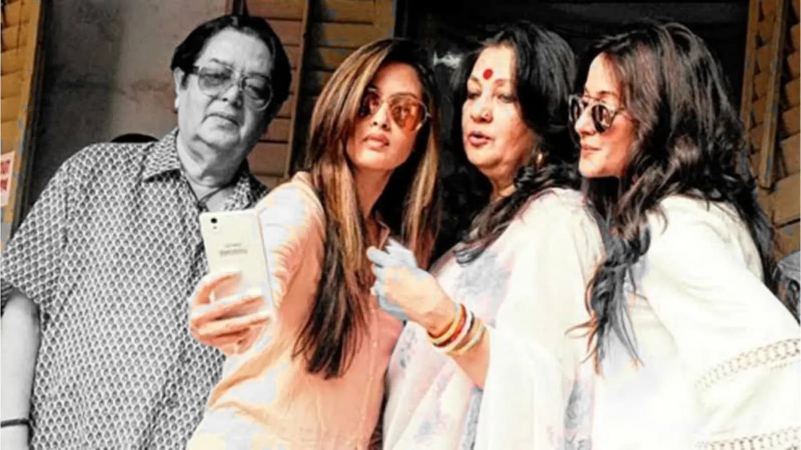 Bharat dev varma husband of munmun sen and father of raima sen and riya sen passed away ent