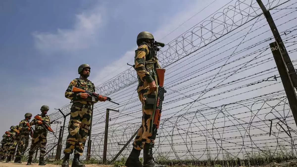 India suspends mail parcel services with Pakistan Through Air Surface Routes