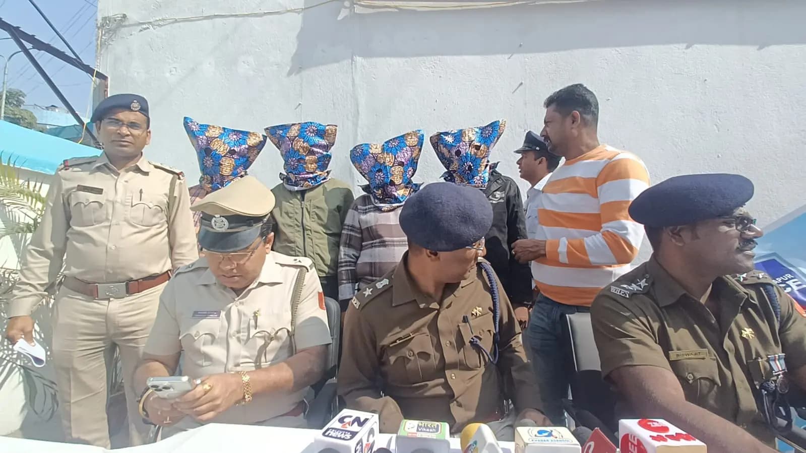 Four arrested in Asansol for attacking a businessman in his house gnr