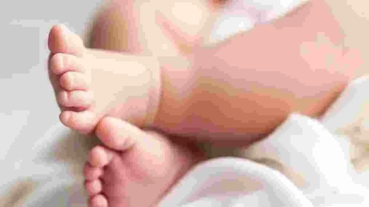  13 Year Old Boy Helps  Mother  deliver the baby