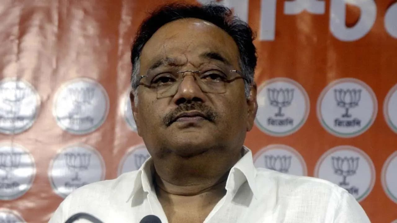What appeal did BJP leader Shamik Bhattacharya make to party workers on the eve of the vote count