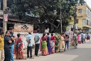 দ্বিতীয় দফায় ১৪২ আসনে প্রার্থীদের ভাগ্য পরীক্ষা 