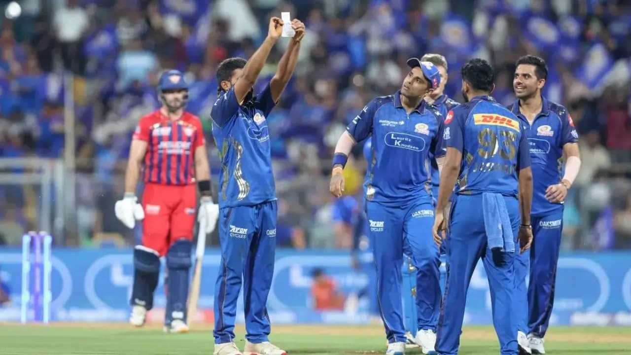 Jai Sri Ram Mumbai Indians star Raghu Sharma celebrated with a mysterious note after taking his first ever IPL wicket 