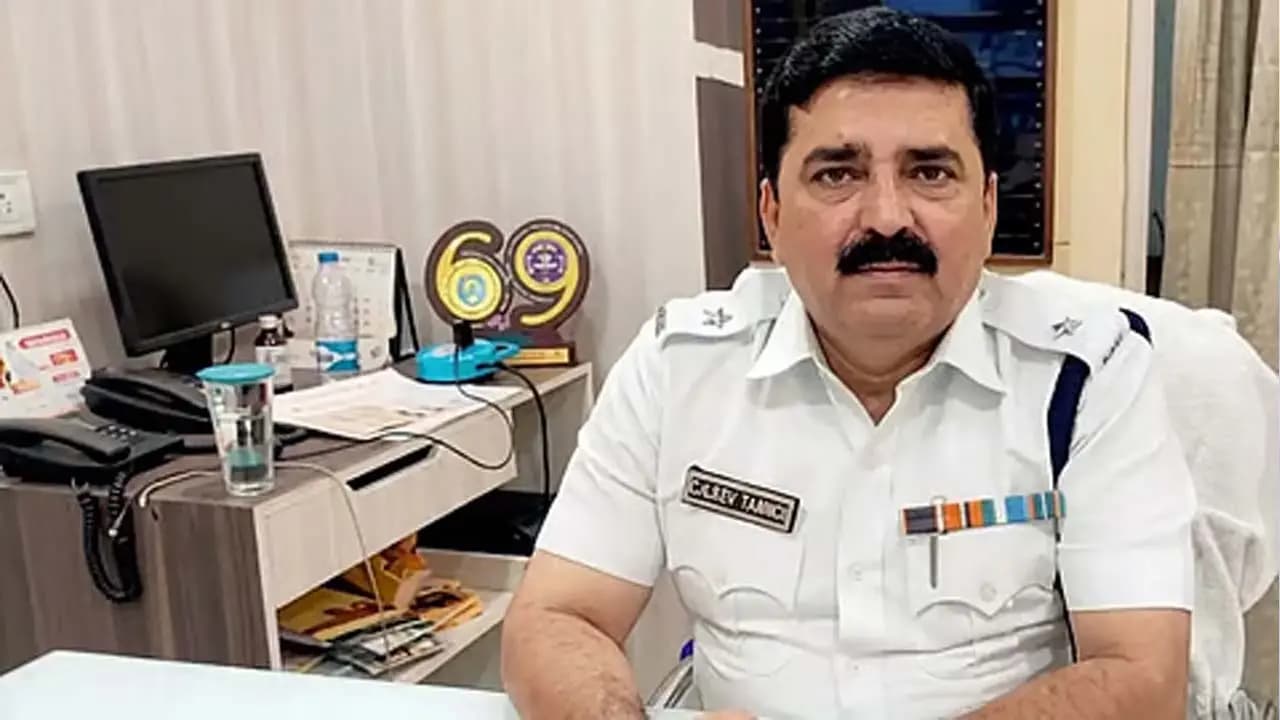 The ED has issued a lookout notice against Shantanu Sinha Biswas the former OC of Bhowanipore PS
