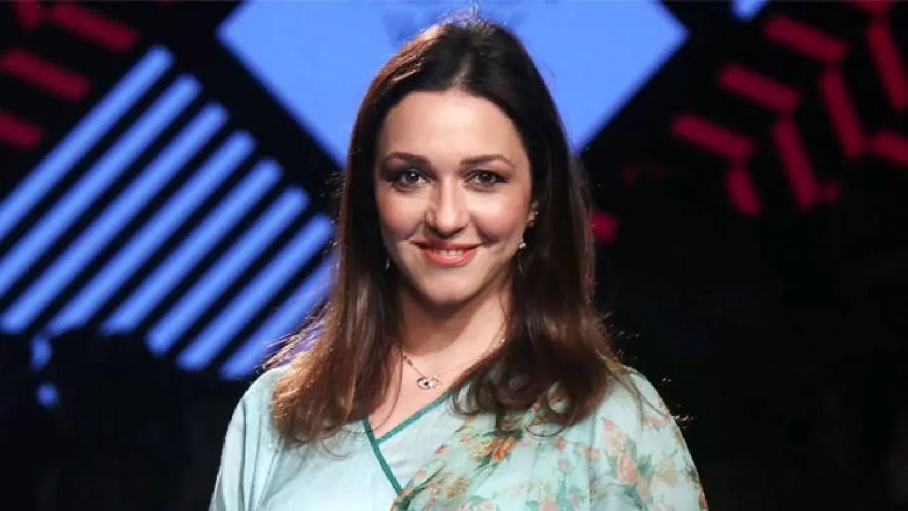 Bollywood Actress Nauheed Cyrusi Exposes Film Industry Shocking Reality