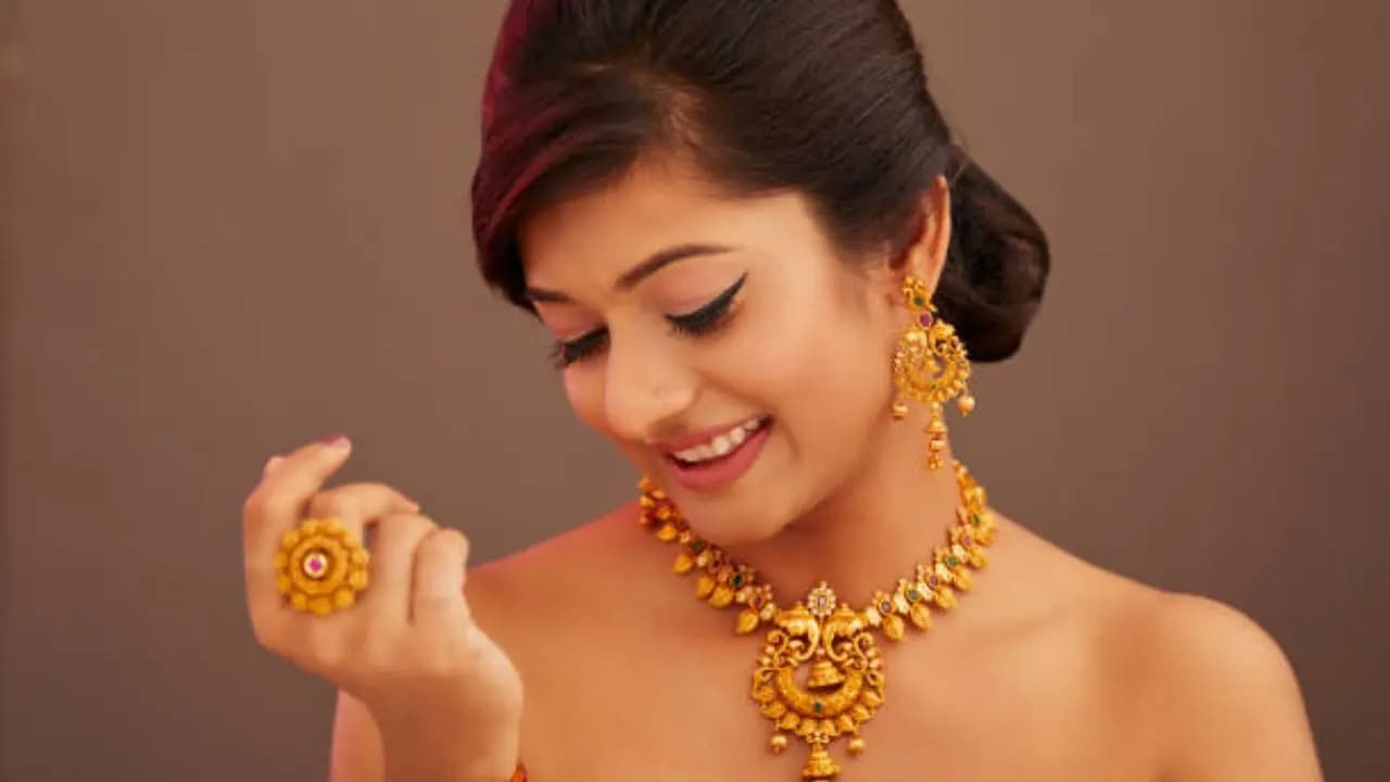 9 carat gold jewellery