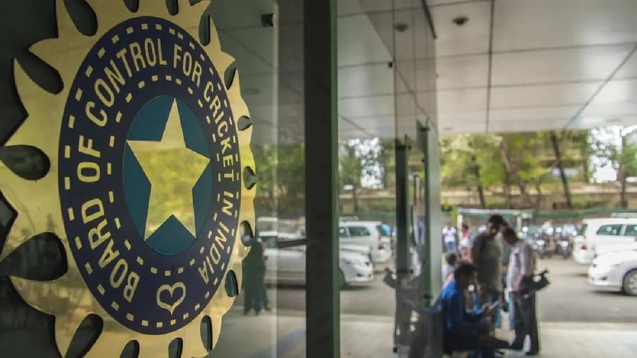 IPL on honey trap alert BCCI cracks down on players hotel room access