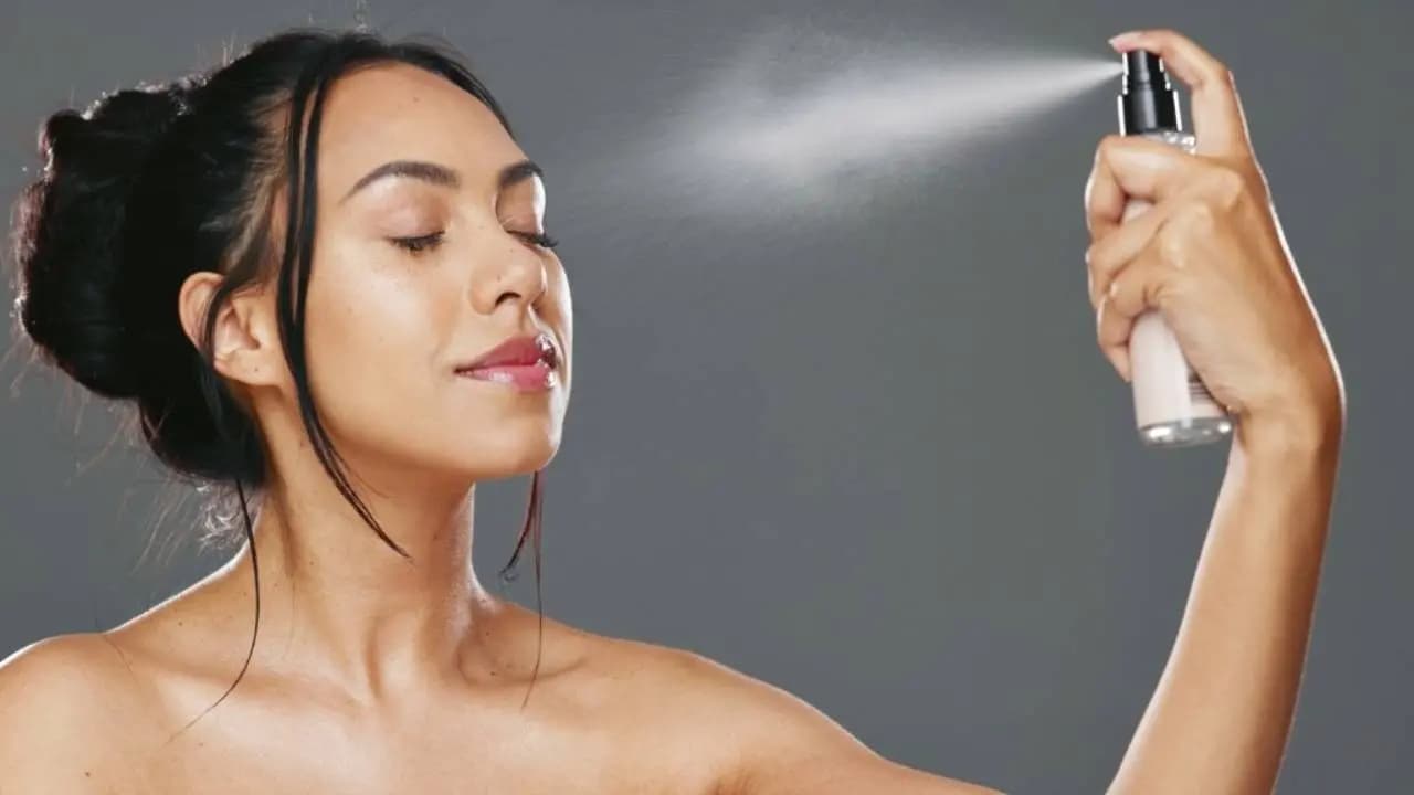 Makeup Setting Spray Risks: Experts Warn of Lung Damage and Breathing Issues from Frequent Use
