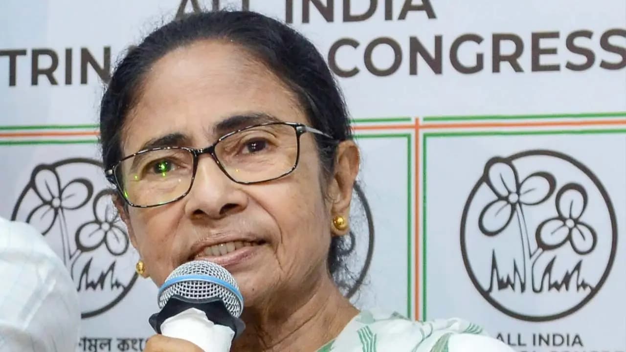 Mamata Banerjee wants to fight against BJP with all opposition party togethe