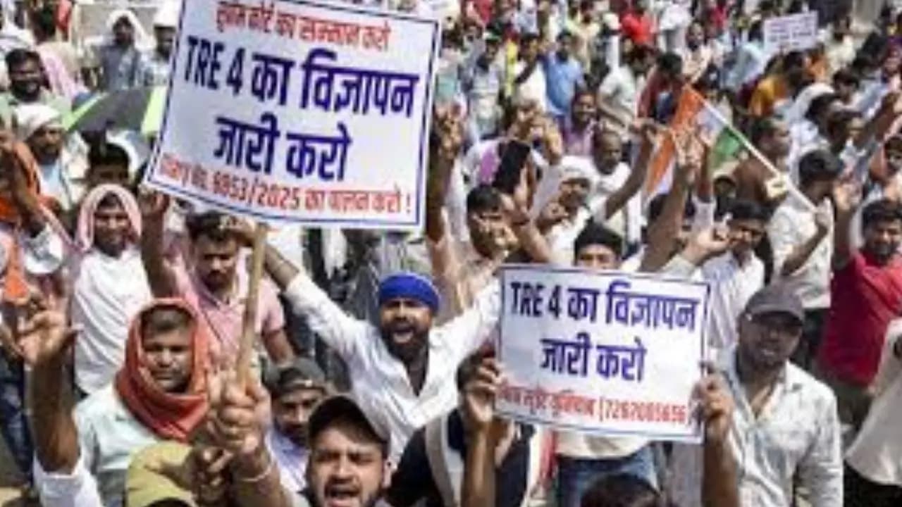 Patna protest over teacher recruitment delay