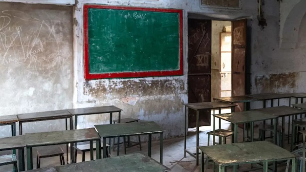 West bengal tops in zero student school