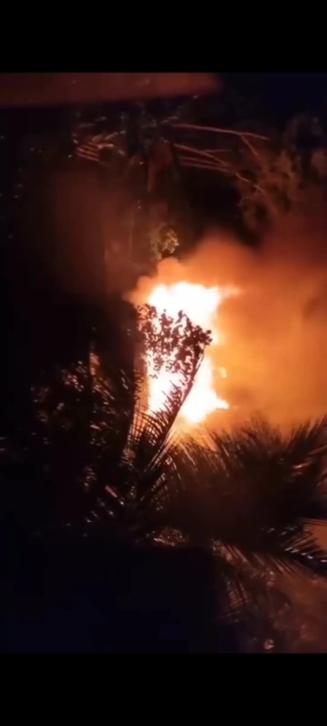Shops set ablaze in khejuri