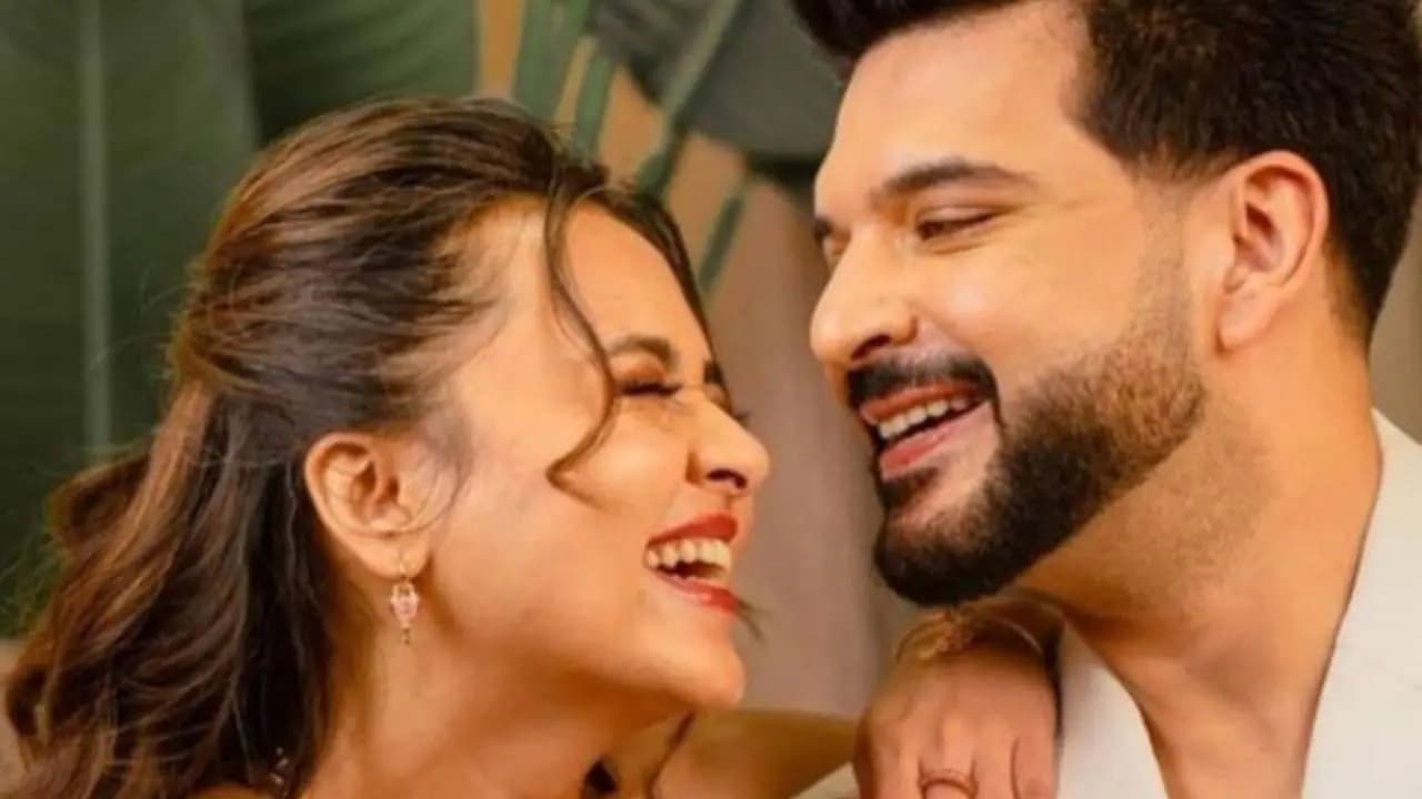 Karan Kundrra and Tejasswi Prakash Secretly Married Abhishek Kumar Claims Couple Had Court Marriage