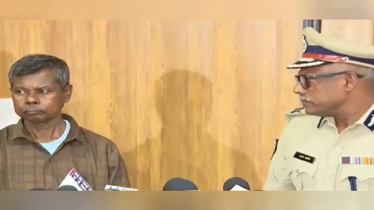 Kolkata Police Arrest Maoist Shraddha Biswas And Ex Maoist Madhai Patra 