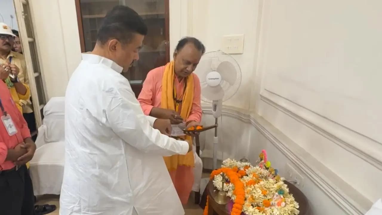 Entering the Assembly for the first time as Chief Minister Suvendu offers a respectful bow emulating Modi 