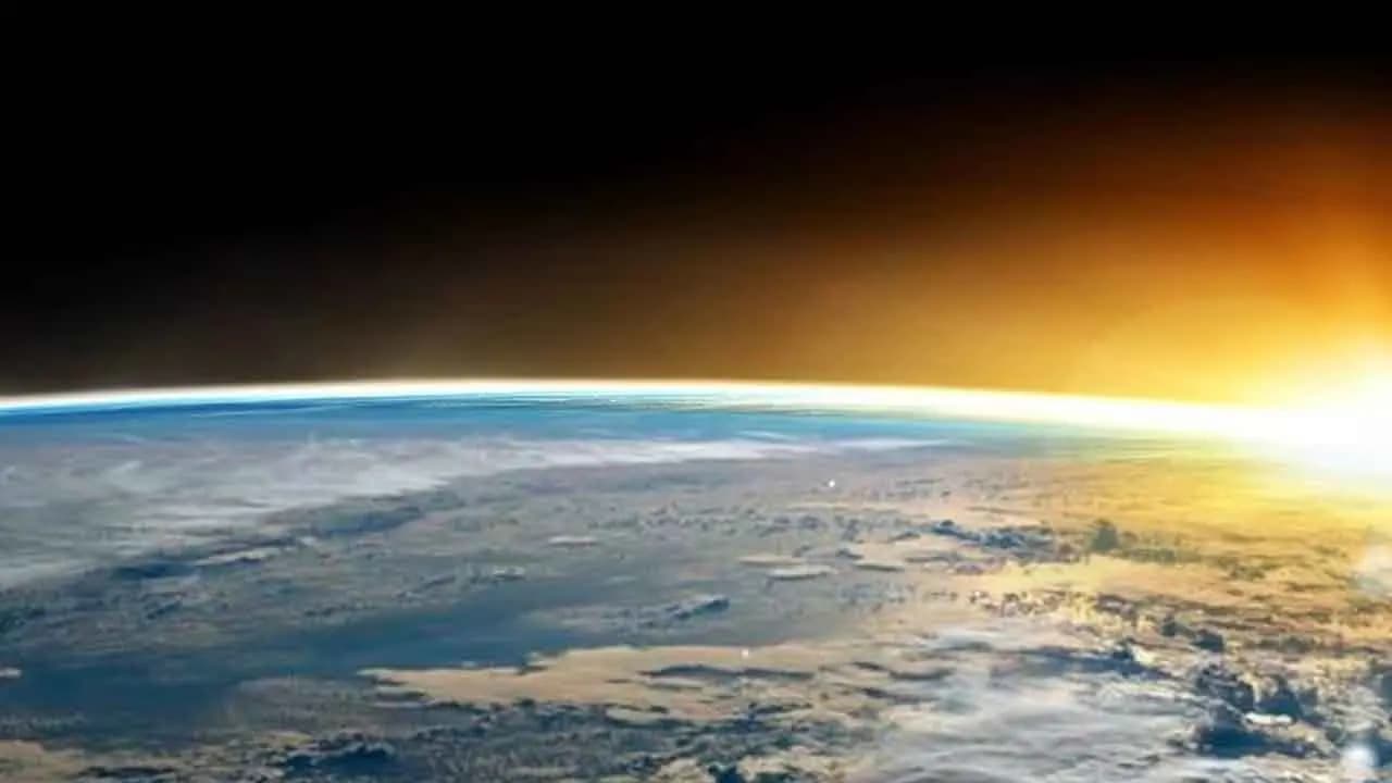 Reverse nature of CO2 makes big climate change in Earth