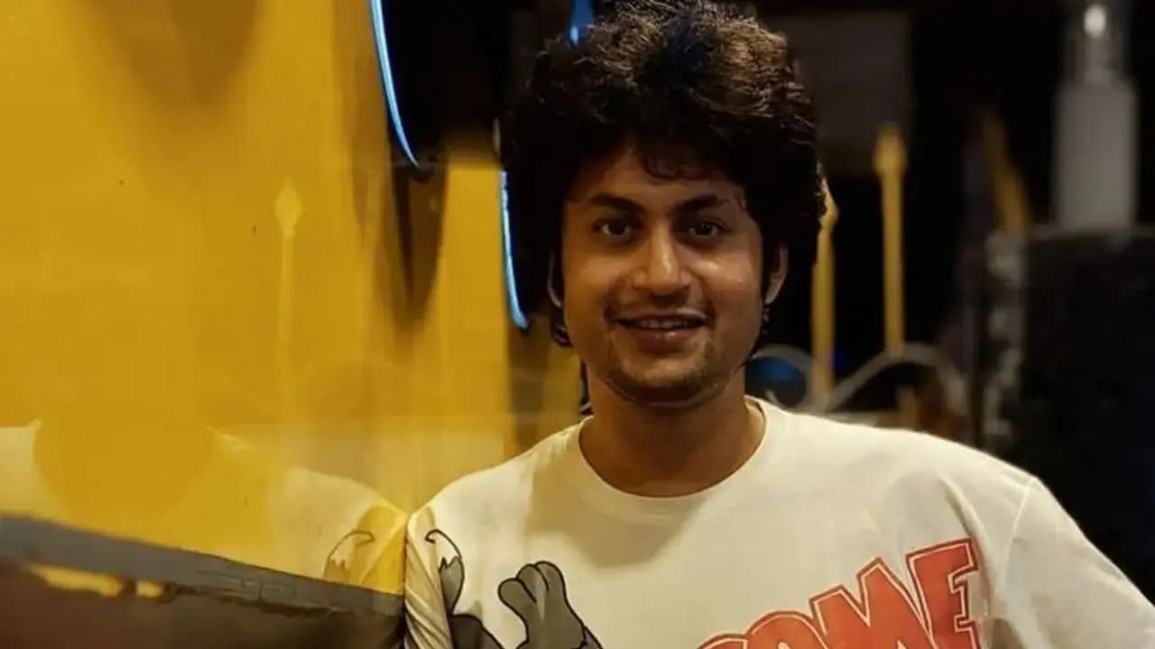 Ratool mukherjee's new music video aina will talk about struggles feelings featuring silajit chakraborty and sumana das