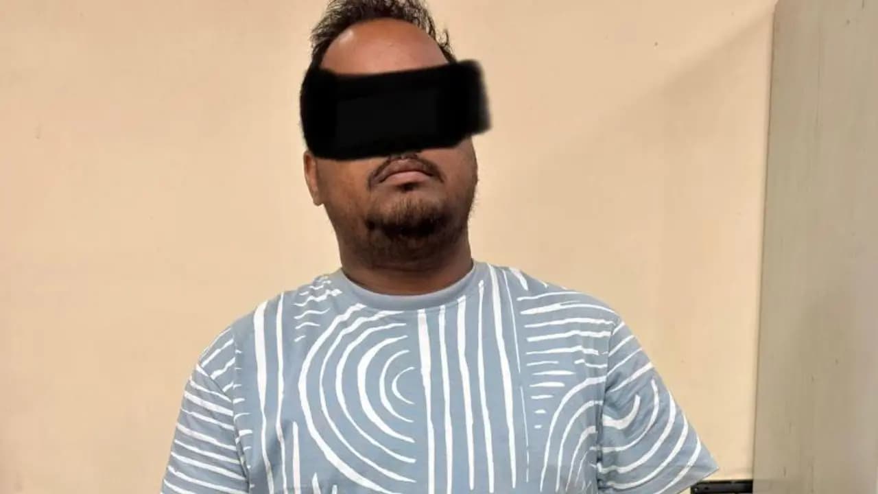 Kolkata police arrested one for improvised country made semiautomatic fire arms along with four live cartridges