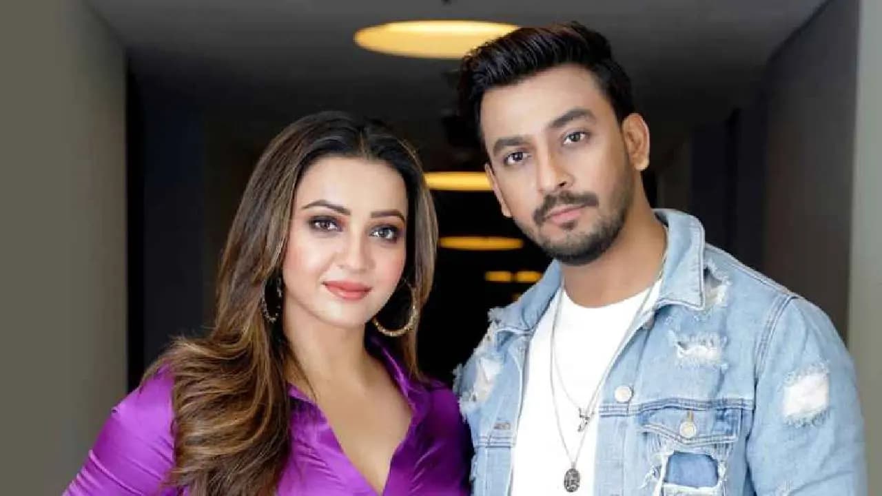 Bonny Sengupta Celebrates Koushani Mukherjee s Birthday in Santiniketan