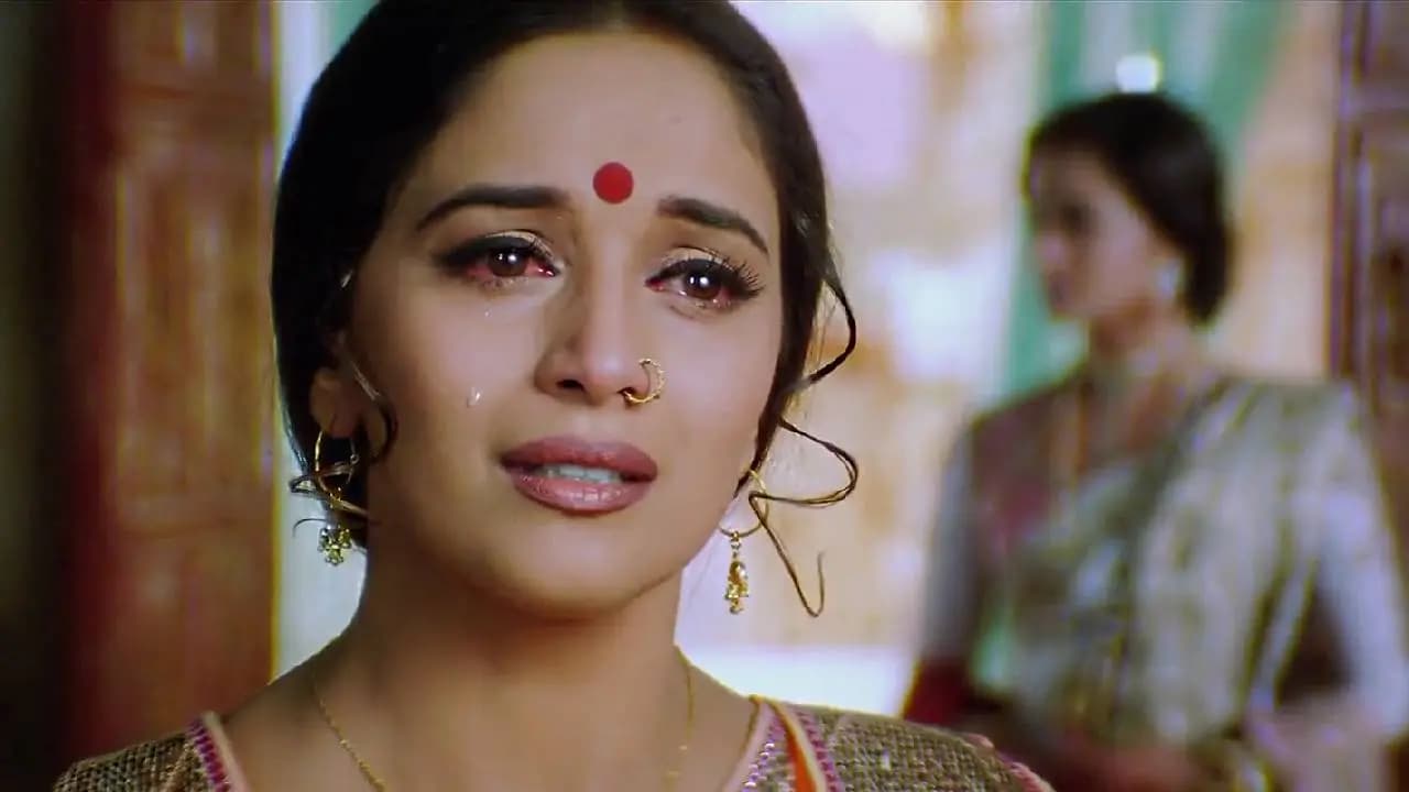 Madhuri Dixit Shines in Dola Re Dola: Backstory of Dancing While Pregnant on Devdas Set