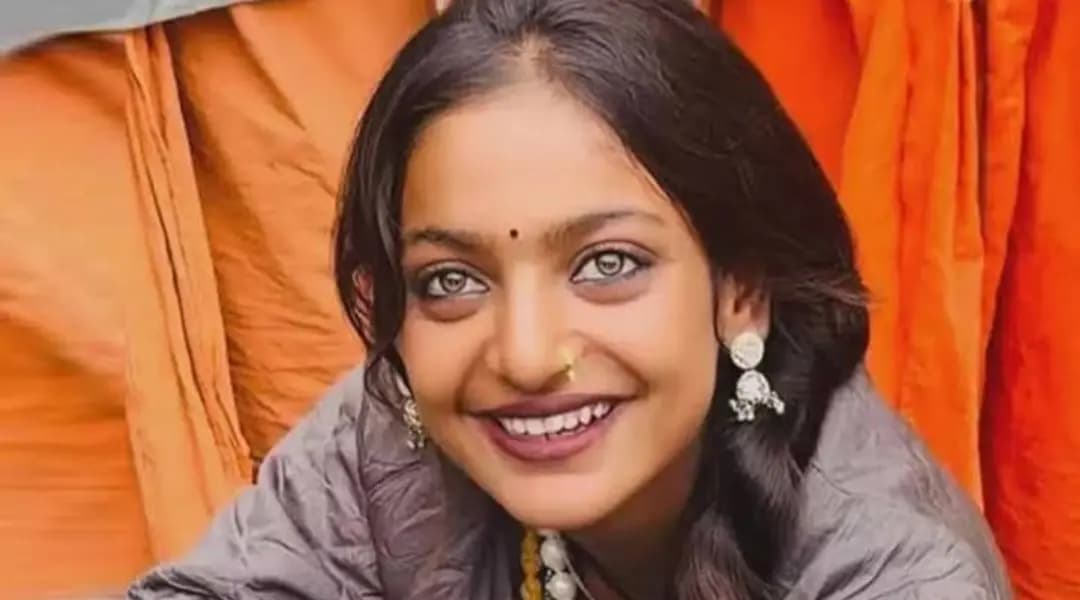 Monalisa bhonsle moves to high court as her birth certificate gets cancelled 