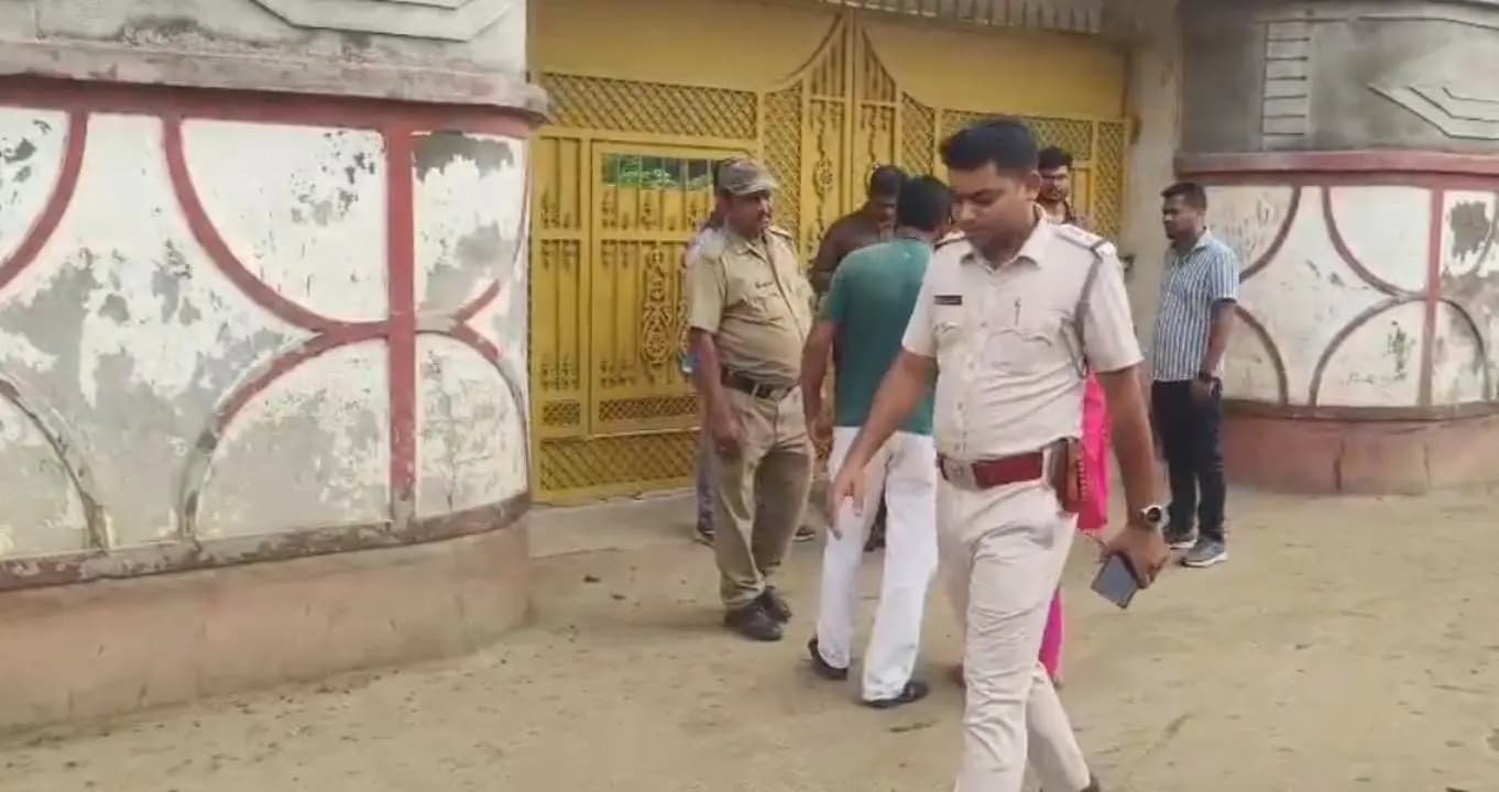 ED Raids Home of Former DC Shantanus Sister a Councilor in Kandi
