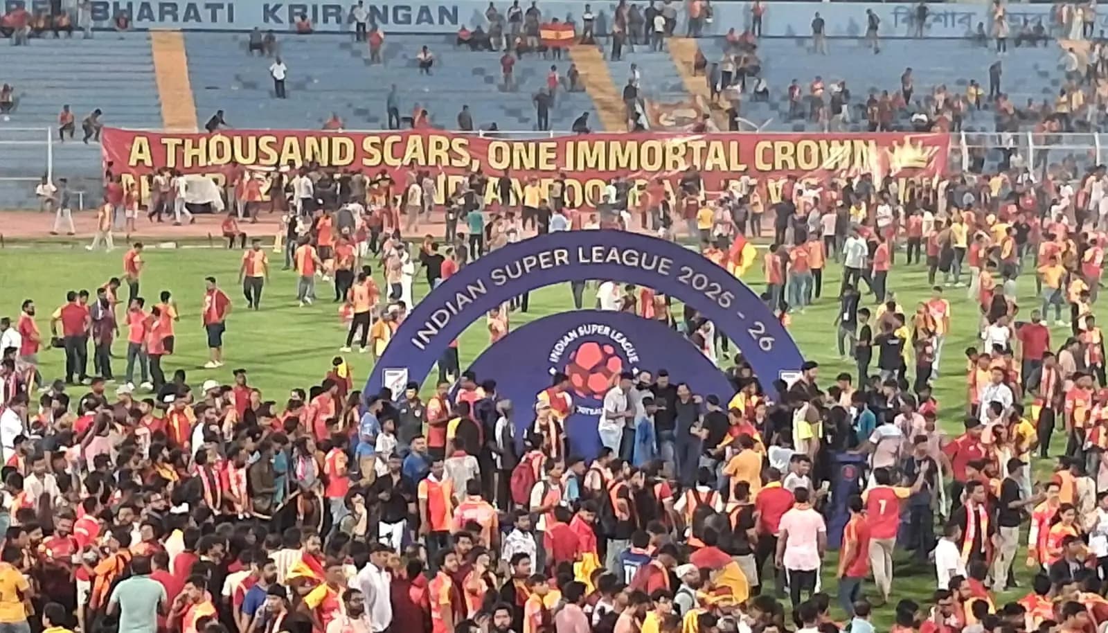 East Bengal's star footballer Mohammed Rashid celebrates with Palestine jersey, grand celebration at Kishore Bharati Stadium