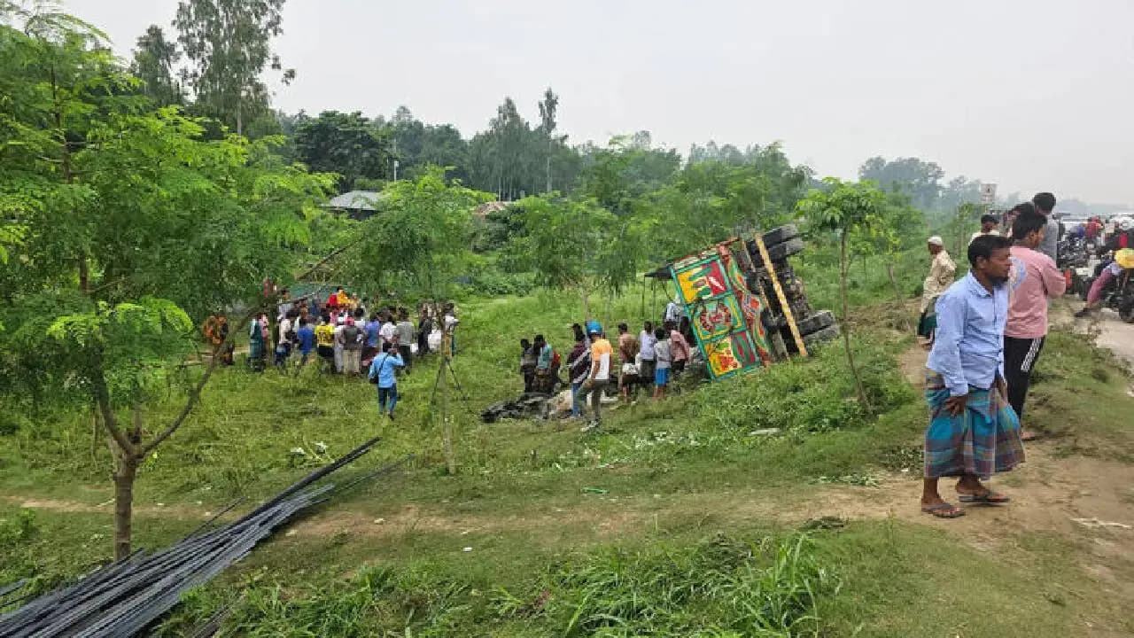 15 fatalities and multiple injured as Truck overturns in Bangladesh