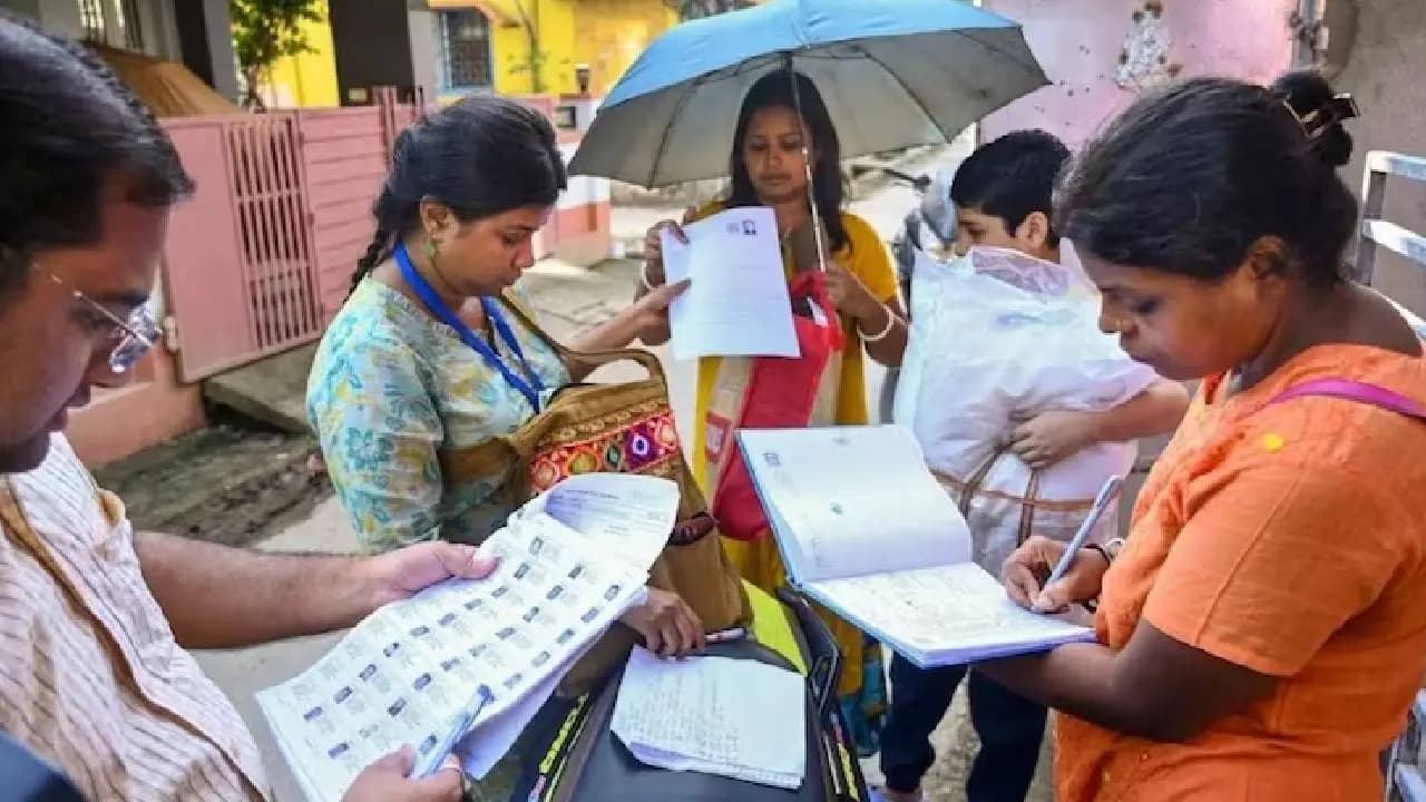 Supreme Court Upholds Election Commissions Special Powers to Revise Voter Lists