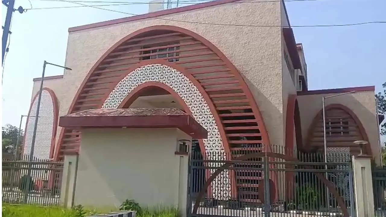 The Petrapole Police Station will commence operations from the new building inaugurated following the change of government in the West bengal