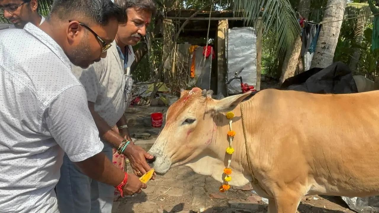 Amidst the festive atmosphere of Eid the Hindu Parishad delivers a message of harmony in Barasat