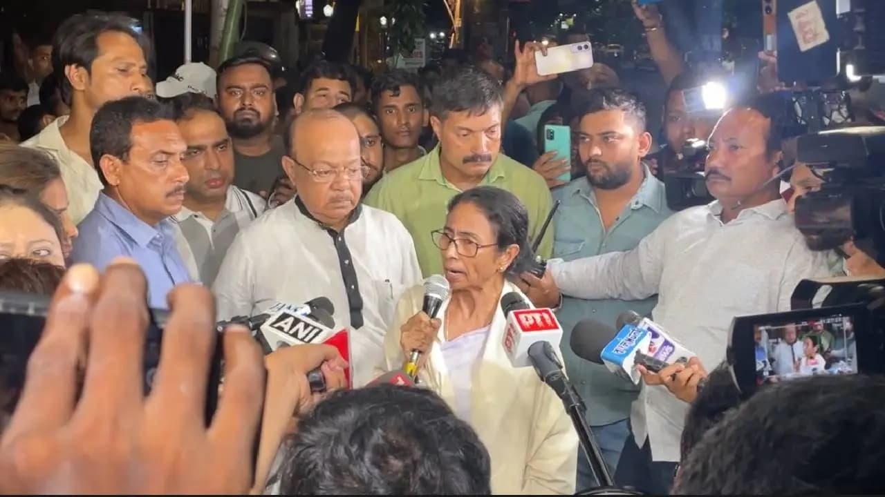 Former CM Mamata Banerjee Slams Police And BJP Leaders For Threatening Hospitals For Not Admitting Abhishek Banerjee 