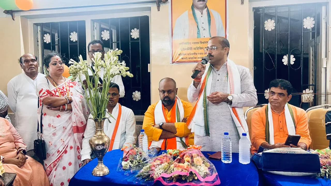 Special event in South Dum Dum to pay homage to Rabindranath Tagore BJP MLA Arijit Bakshi felicitated