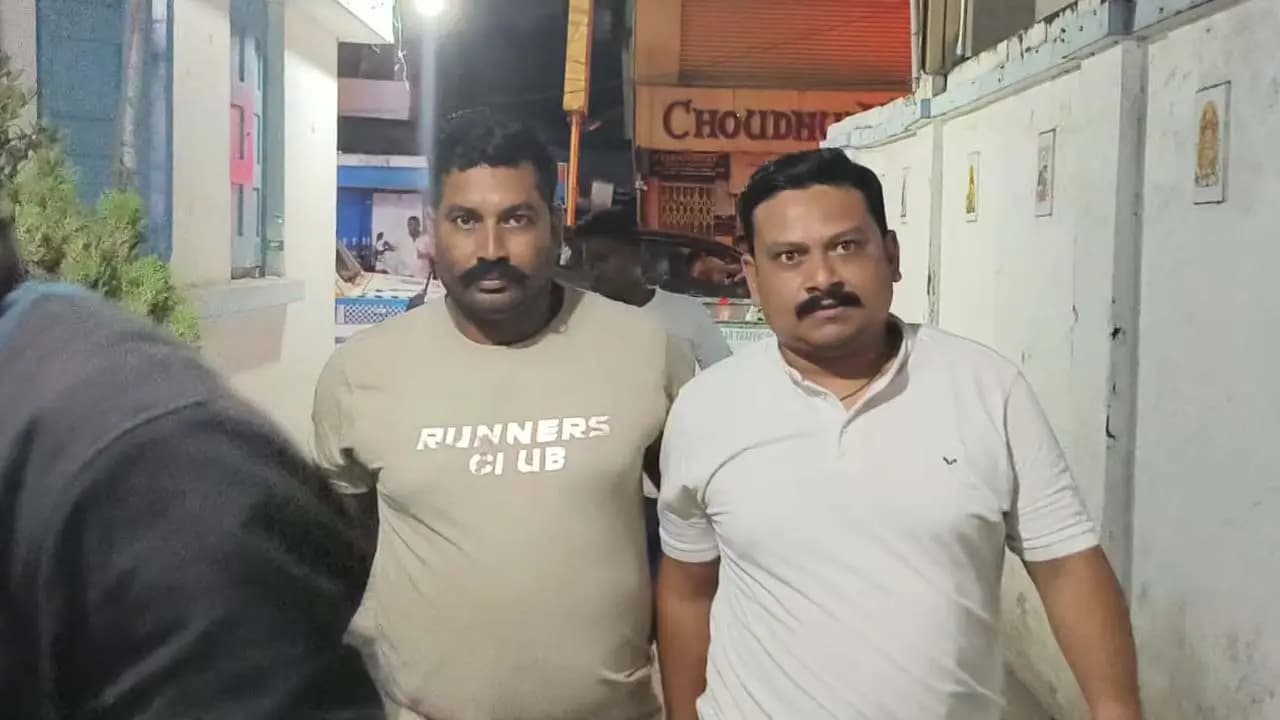 Kaushik Das Uttarpara-Sreerampur Panchayat Samiti purta karmadhakya arrested