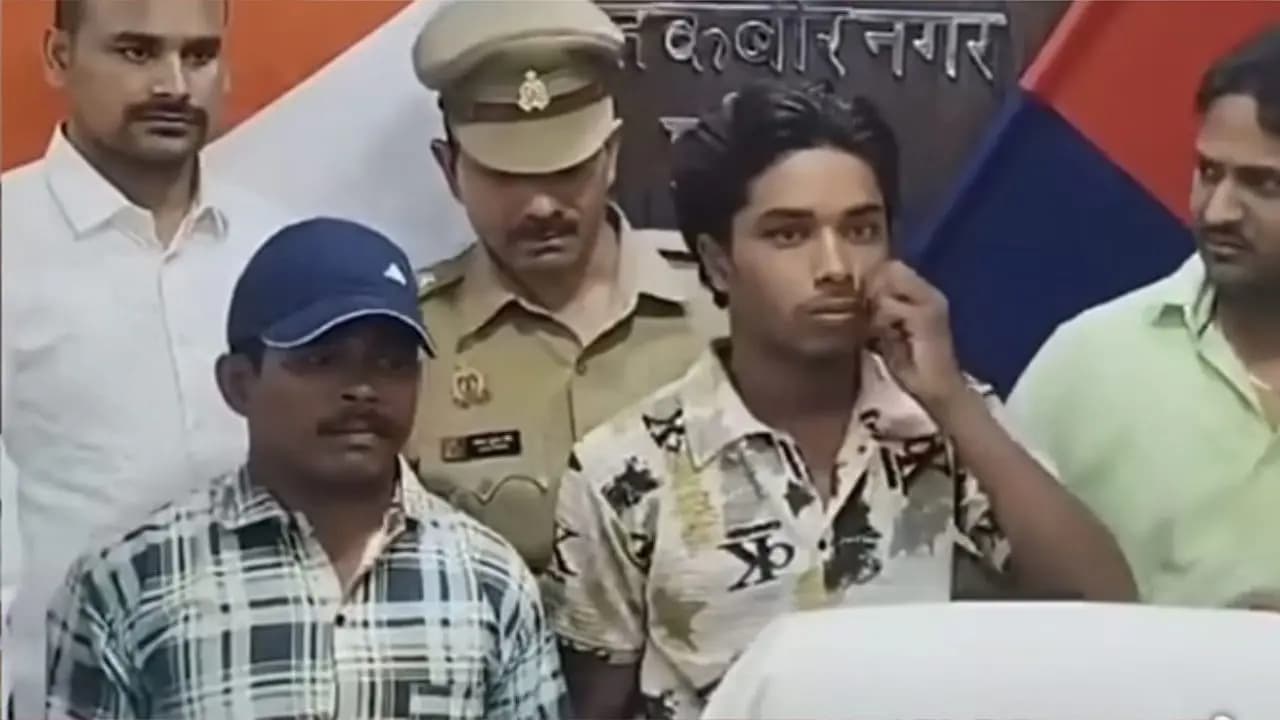 Chain snatchers brandishing moustache video gets viral