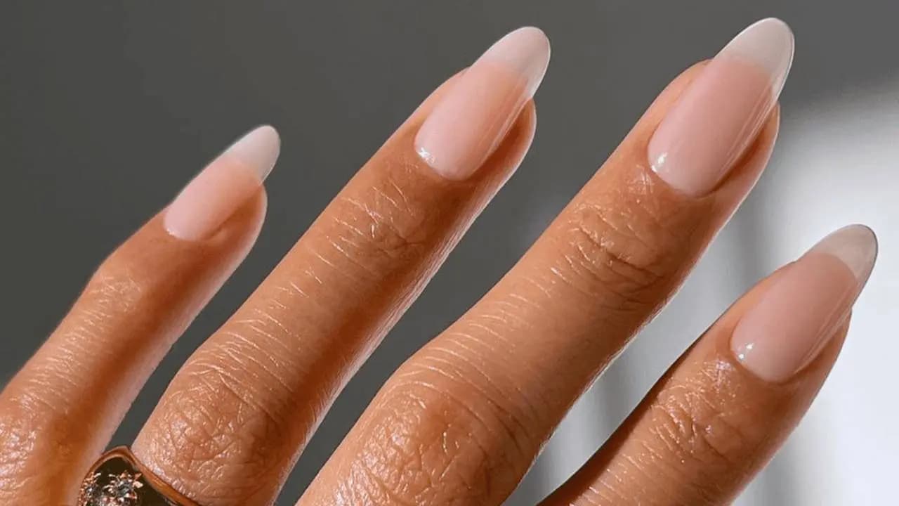Bare Nails Trend: No-Polish Minimalist Aesthetic Sparks Social Media Debate