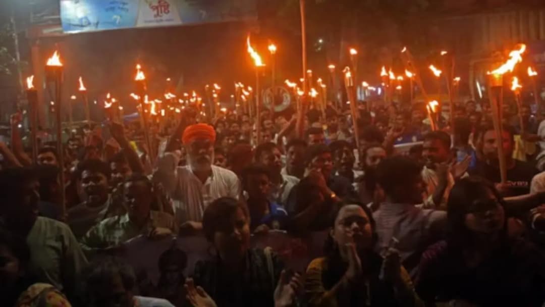 "জয় শ্রীরাম" ধ্বনিতে উত্তাল ঢাকা! রাম মূর্তির অবমাননার অভিযোগ, হিন্দুদের গণজাগরণে কাঁপছে বাংলাদেশ
