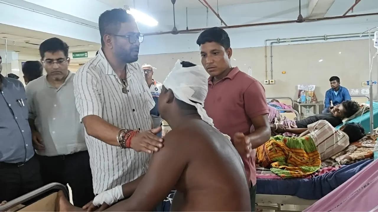 mainaguri road accident ministers visited patien