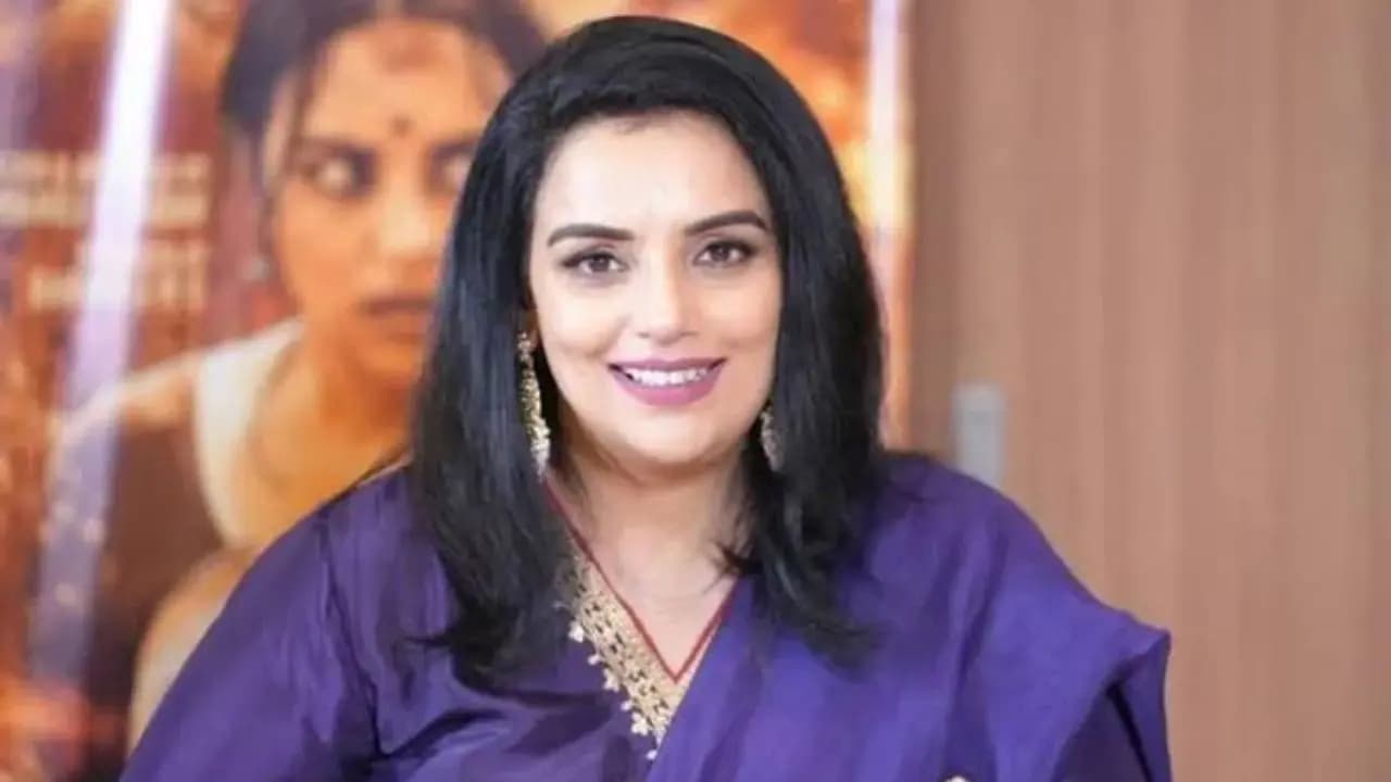 AMMA first female president Sweta Menon resigns to malayalam actors body