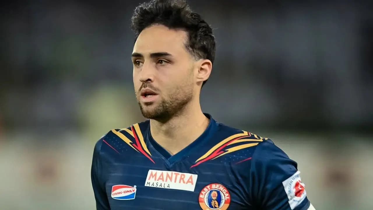 East Bengal star Kevin Sibille receives a big offer what will the star  defender do now