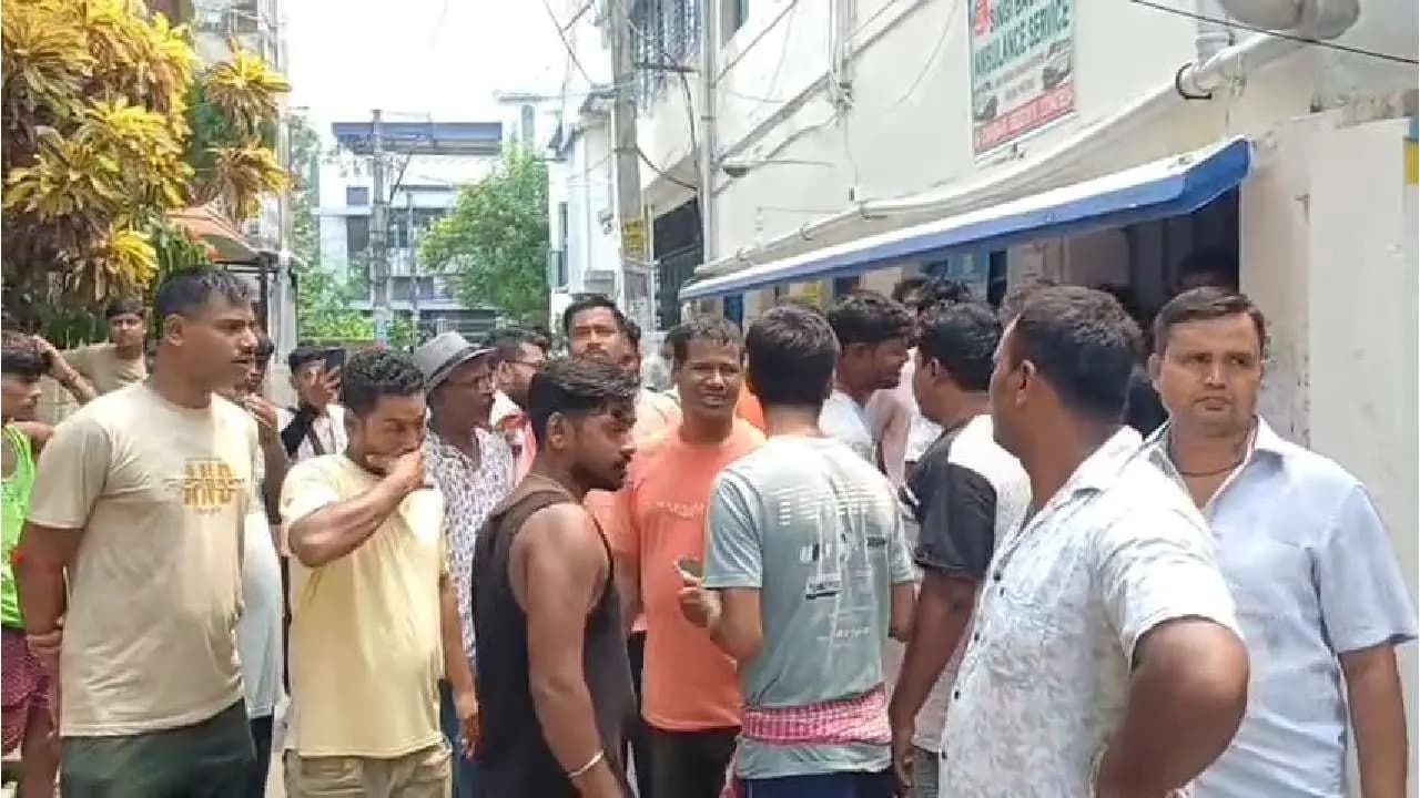 Protest Over Corruption Allegations: Panchayat Deputy Chief Attacked by Locals