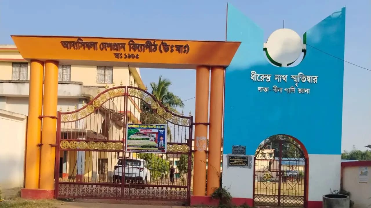 Teenage Marriage: A student of class nine prevented her marriage attempt