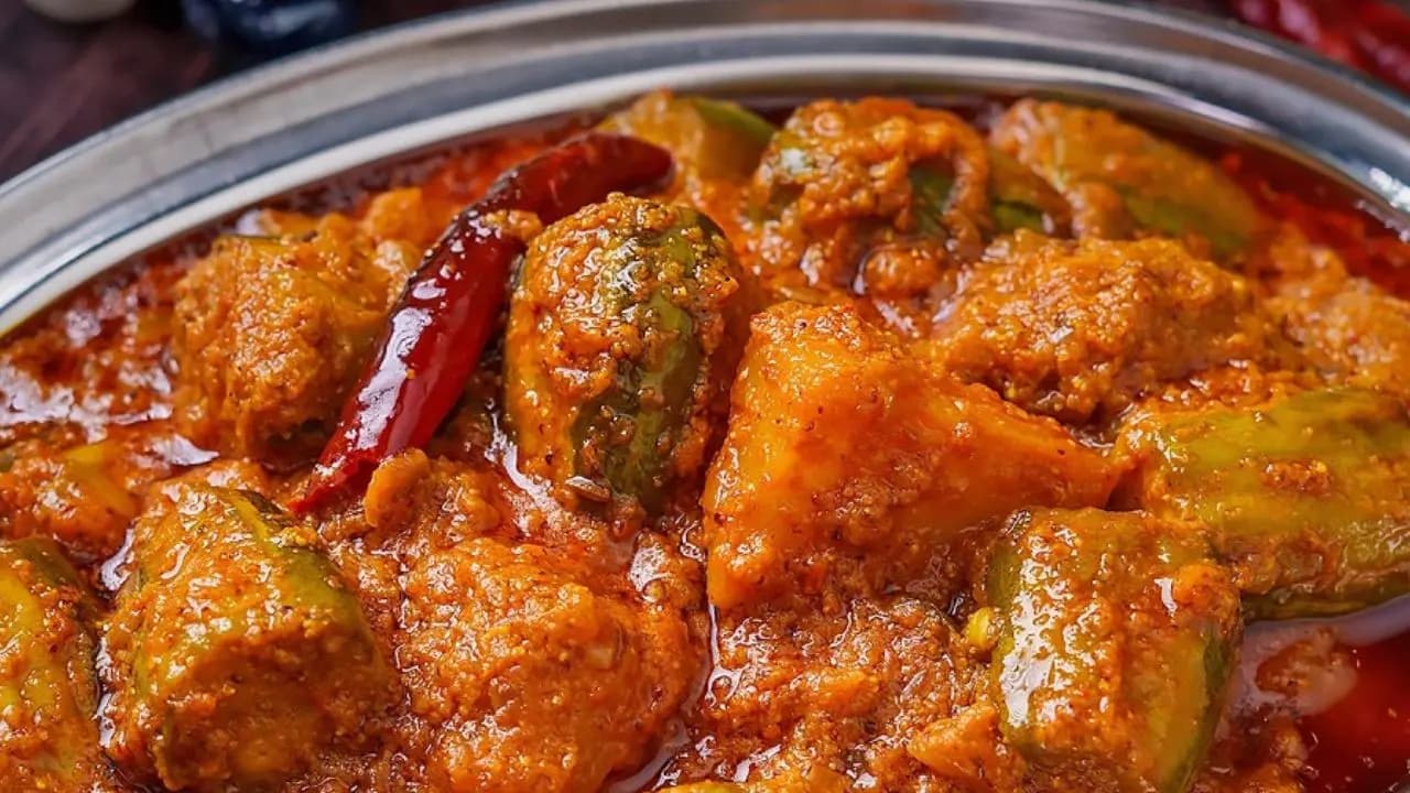 Aloo Potoler Torkari