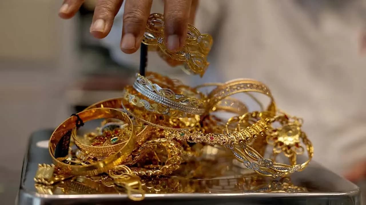 Gold Price Drop: Is now the best time to buy gold