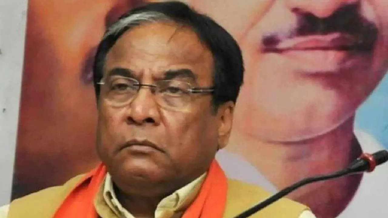 The Calcutta High Court granted conditional interim bail to TMC leader Jayaprakash Majumdar in the flat occupation case