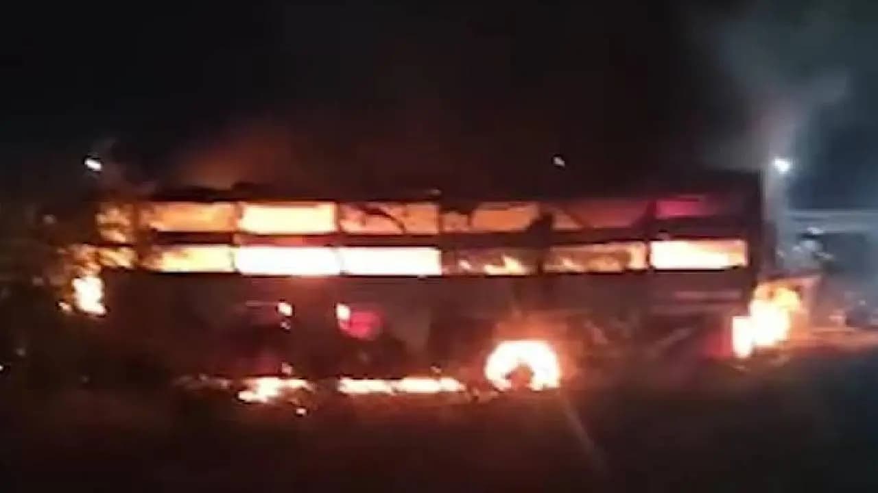 Delhi-Mumbai Expressway Bus Accident: Seven Killed, 22 Injured As Bus Crashes, Catches Fire Near Rajasthan 
