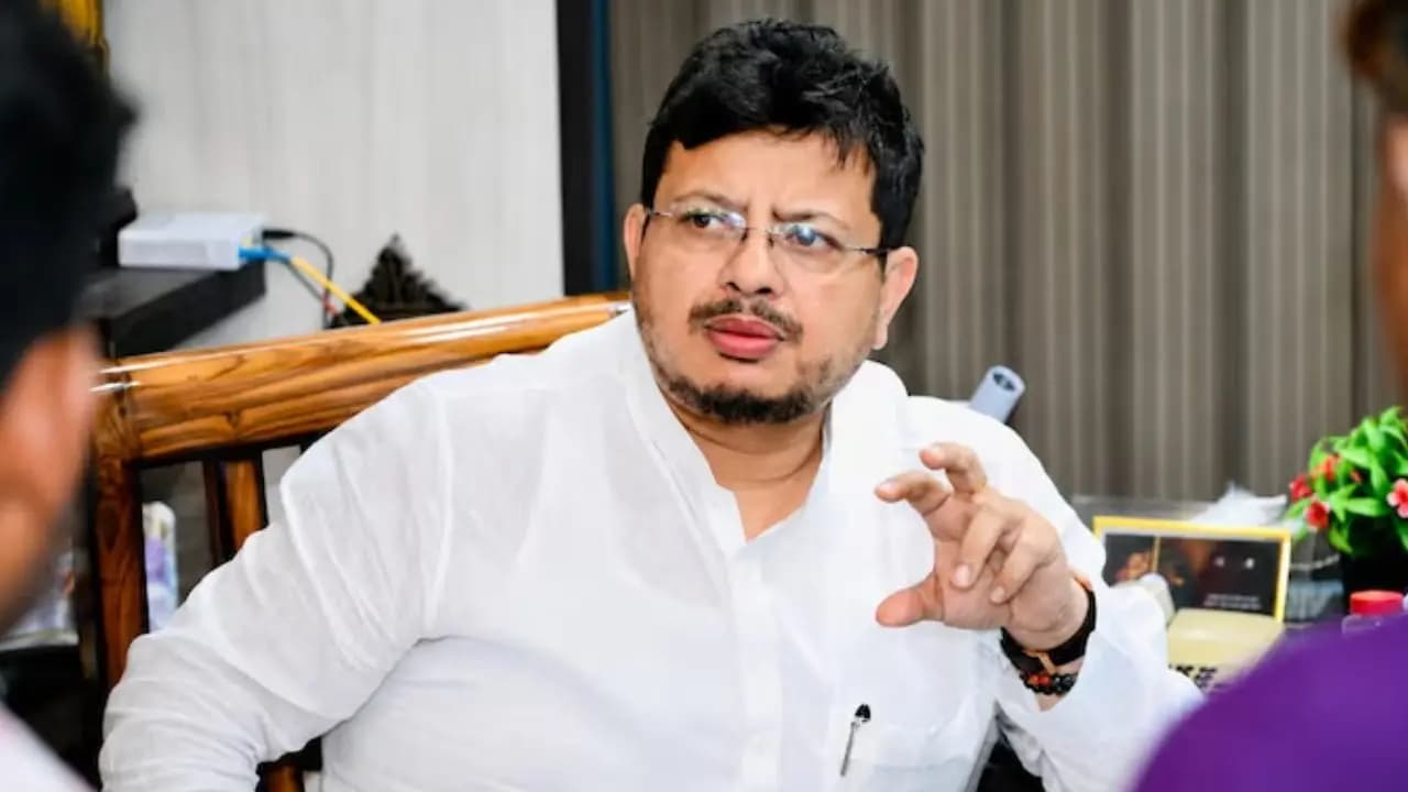 Ritabrata banerjee faction occupied TMC head quarters